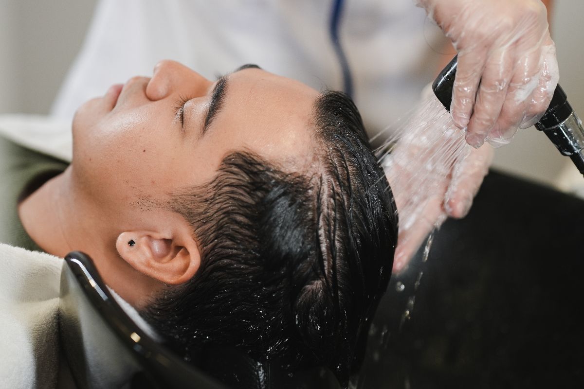 4 Daily Habits That Support Hair Loss Recovery